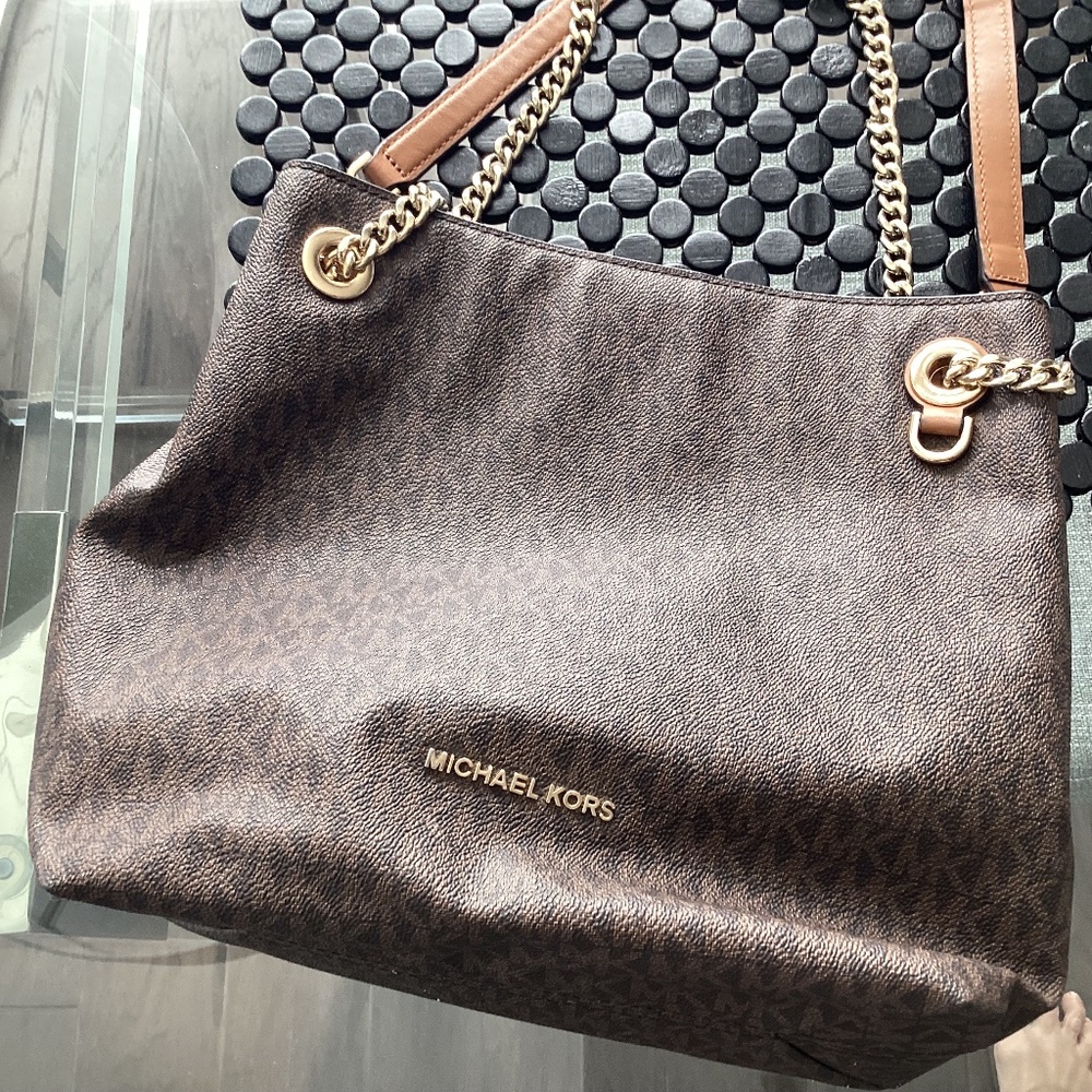 Micheal kors signature bag